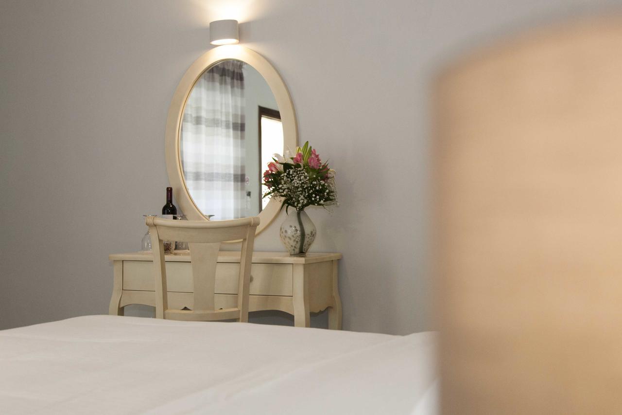 Shalom Luxury Rooms Kondilaki Chrissi Akti Chania Exterior foto